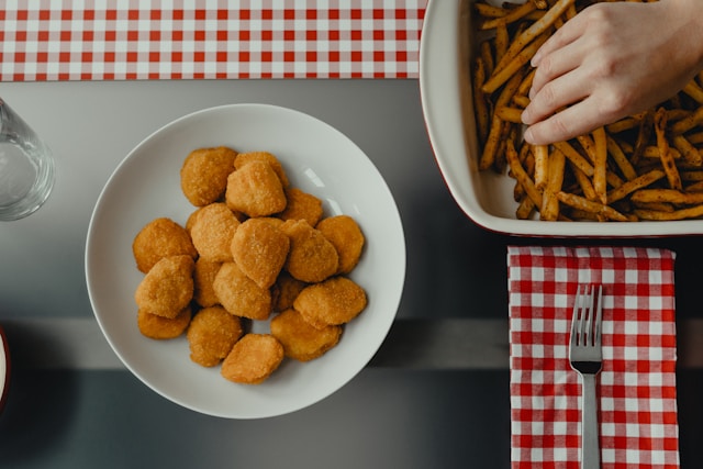 Loneliness Increases Cravings for High-Calorie Foo