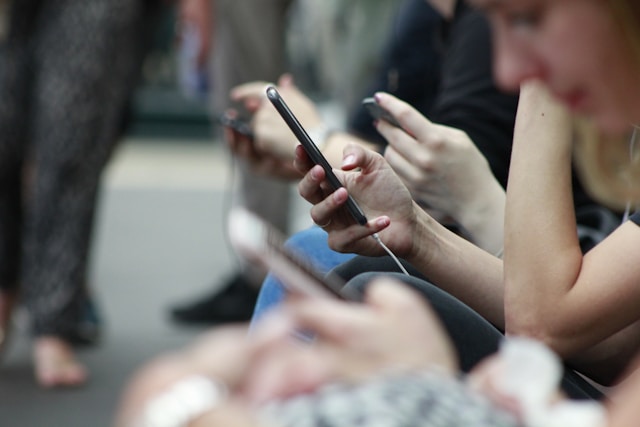 Mobile Phone Use Tied to High Blood Pressure Risk